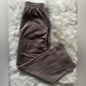 H&M tan, brown sweat pants. 2 side pockets, drawstring. Sz Medium. NEW